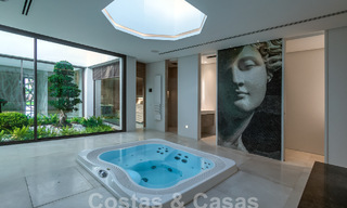 Nueva y moderna villa de lujo de 6 dormitorios en venta con vistas al mar en La Quinta, Marbella - Benahavis 54299 