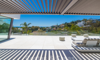 Nueva y moderna villa de lujo de 6 dormitorios en venta con vistas al mar en La Quinta, Marbella - Benahavis 54306 
