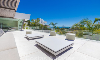 Nueva y moderna villa de lujo de 6 dormitorios en venta con vistas al mar en La Quinta, Marbella - Benahavis 54307 