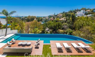 Nueva y moderna villa de lujo de 6 dormitorios en venta con vistas al mar en La Quinta, Marbella - Benahavis 54308 