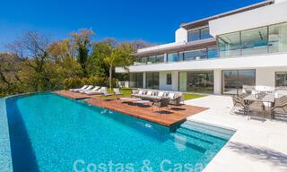 Nueva y moderna villa de lujo de 6 dormitorios en venta con vistas al mar en La Quinta, Marbella - Benahavis 54312 