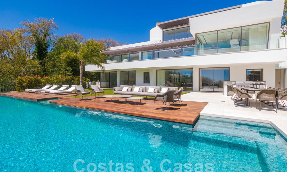 Nueva y moderna villa de lujo de 6 dormitorios en venta con vistas al mar en La Quinta, Marbella - Benahavis 54313