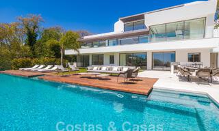 Nueva y moderna villa de lujo de 6 dormitorios en venta con vistas al mar en La Quinta, Marbella - Benahavis 54313 