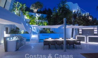 Nueva y moderna villa de lujo de 6 dormitorios en venta con vistas al mar en La Quinta, Marbella - Benahavis 54319 