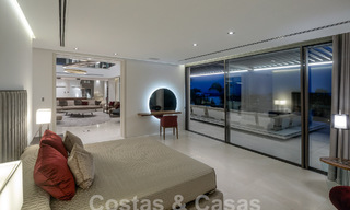 Nueva y moderna villa de lujo de 6 dormitorios en venta con vistas al mar en La Quinta, Marbella - Benahavis 54333 