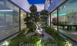 Nueva y moderna villa de lujo de 6 dormitorios en venta con vistas al mar en La Quinta, Marbella - Benahavis 54339 