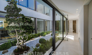 Nueva y moderna villa de lujo de 6 dormitorios en venta con vistas al mar en La Quinta, Marbella - Benahavis 54340 