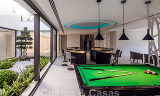 Nueva y moderna villa de lujo de 6 dormitorios en venta con vistas al mar en La Quinta, Marbella - Benahavis 54341 