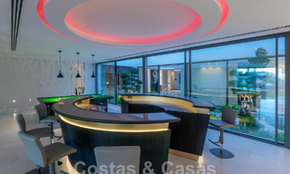 Nueva y moderna villa de lujo de 6 dormitorios en venta con vistas al mar en La Quinta, Marbella - Benahavis 54343 