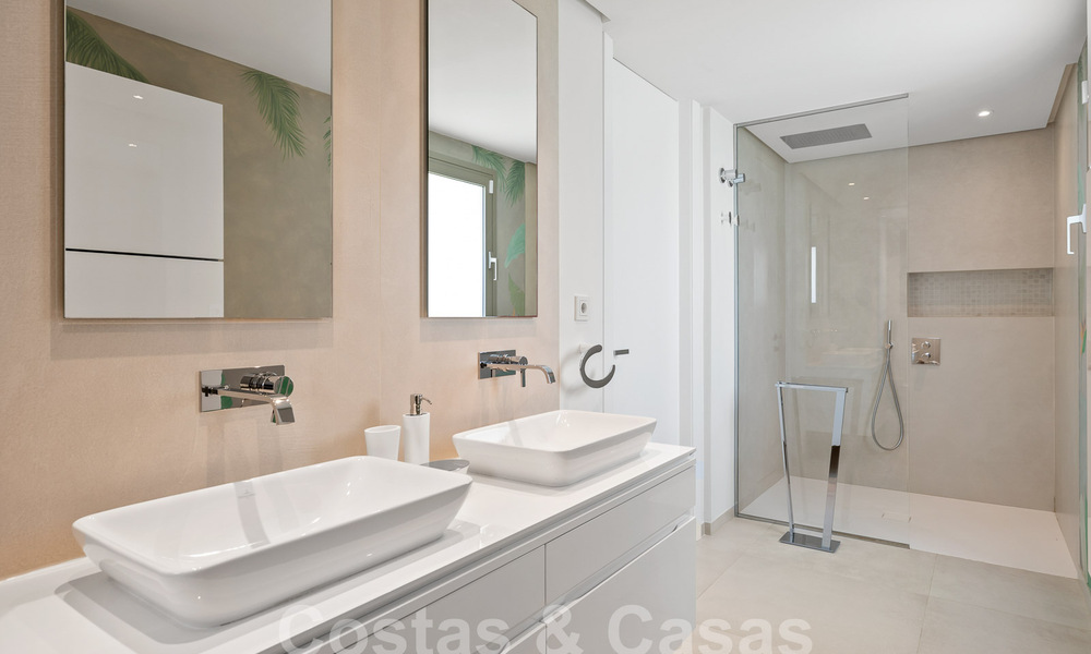 Lujoso y amplísimo apartamento en venta en un exclusivo complejo en Nueva Andalucia, Marbella 54495