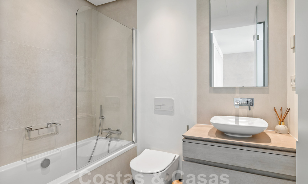 Lujoso y amplísimo apartamento en venta en un exclusivo complejo en Nueva Andalucia, Marbella 54511