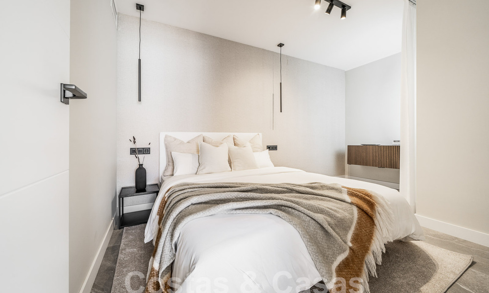 Lujoso apartamento reformado con 4 dormintorios en venta en la prestigiosa Nueva Andalucia, Marbella 54689