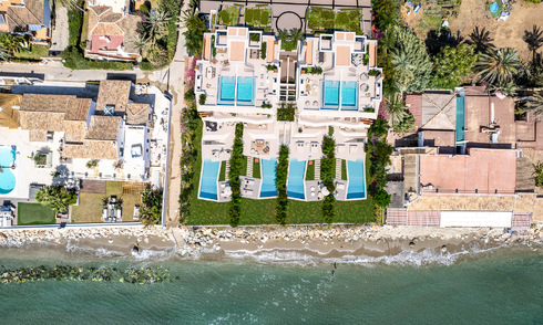Exclusivo proyecto con 4 villas pareadas de lujo en venta, en primera línea de playa, en Marbella Este. ¡Gran descuento para la última villa! 53344