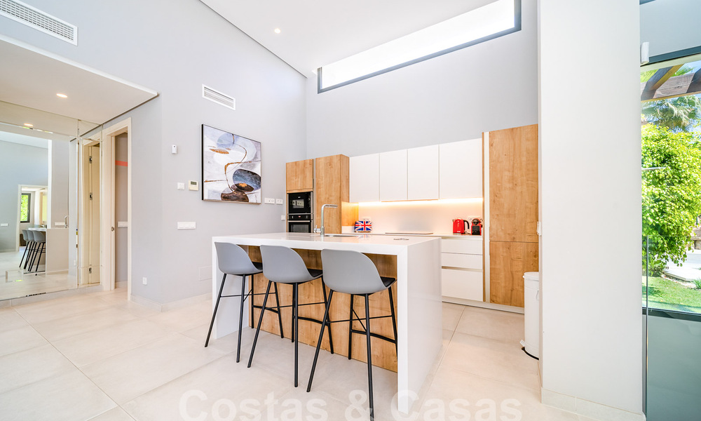 Villa independiente de lujo en venta en complejo cerrado de villas en el corazón de la Nueva Milla de Oro entre Marbella y Estepona 53830