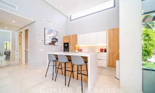 Villa independiente de lujo en venta en complejo cerrado de villas en el corazón de la Nueva Milla de Oro entre Marbella y Estepona 53830 