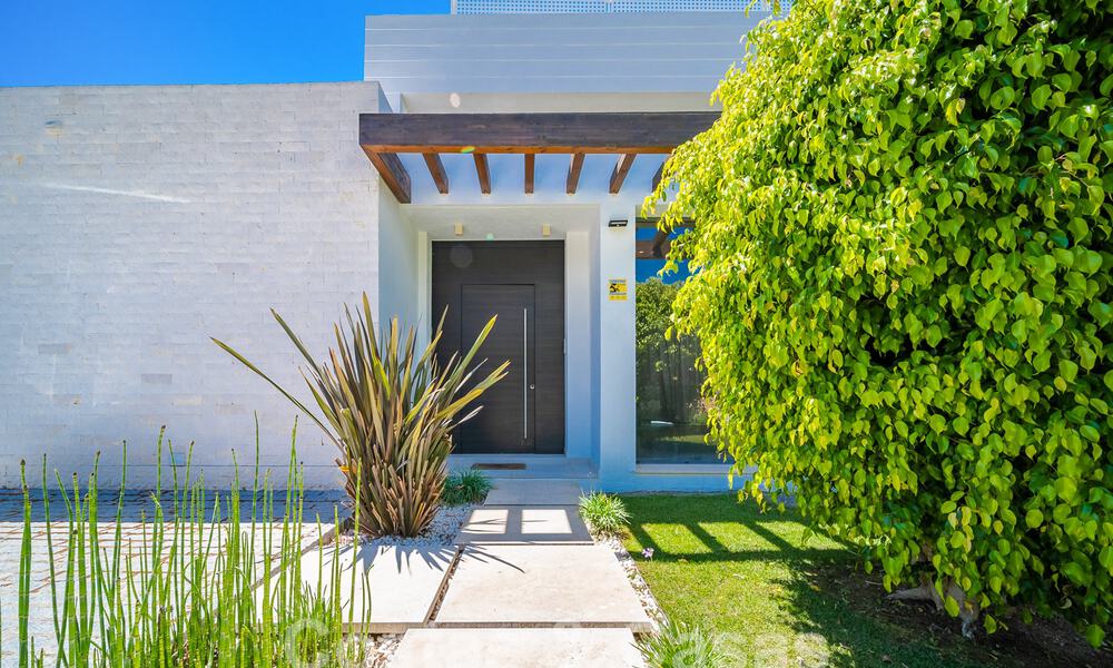 Villa independiente de lujo en venta en complejo cerrado de villas en el corazón de la Nueva Milla de Oro entre Marbella y Estepona 53831