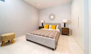 Villa independiente de lujo en venta en complejo cerrado de villas en el corazón de la Nueva Milla de Oro entre Marbella y Estepona 53838 