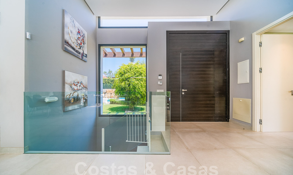 Villa independiente de lujo en venta en complejo cerrado de villas en el corazón de la Nueva Milla de Oro entre Marbella y Estepona 53840