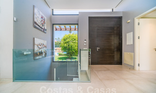Villa independiente de lujo en venta en complejo cerrado de villas en el corazón de la Nueva Milla de Oro entre Marbella y Estepona 53840 