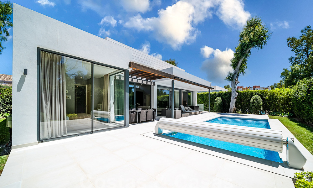 Villa independiente de lujo en venta en complejo cerrado de villas en el corazón de la Nueva Milla de Oro entre Marbella y Estepona 53842