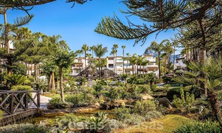 Mundano apartamento de lujo en venta, en Marina Puente Romano en la Milla de Oro de Marbella 53736 