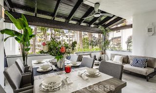 Mundano apartamento de lujo en venta, en Marina Puente Romano en la Milla de Oro de Marbella 53744 