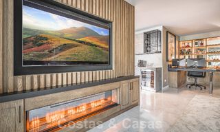Mundano apartamento de lujo en venta, en Marina Puente Romano en la Milla de Oro de Marbella 53762 