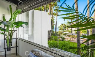 Mundano apartamento de lujo en venta, en Marina Puente Romano en la Milla de Oro de Marbella 53764 