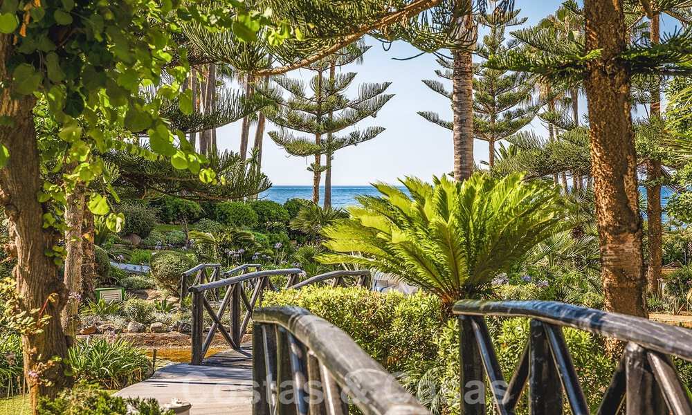 Mundano apartamento de lujo en venta, en Marina Puente Romano en la Milla de Oro de Marbella 53769