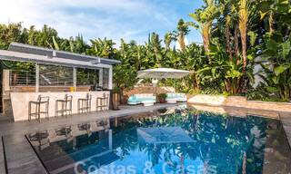 Espaciosa villa de lujo con un estilo arquitectónico moderno-mediterráneo en venta en la prestigiosa zona a lado de la playa de Los Monteros, Marbella Este 54593 