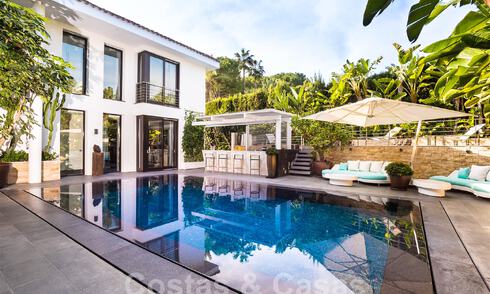 Espaciosa villa de lujo con un estilo arquitectónico moderno-mediterráneo en venta en la prestigiosa zona a lado de la playa de Los Monteros, Marbella Este 54595