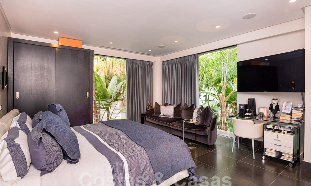 Espaciosa villa de lujo con un estilo arquitectónico moderno-mediterráneo en venta en la prestigiosa zona a lado de la playa de Los Monteros, Marbella Este 54606