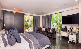 Espaciosa villa de lujo con un estilo arquitectónico moderno-mediterráneo en venta en la prestigiosa zona a lado de la playa de Los Monteros, Marbella Este 54606 