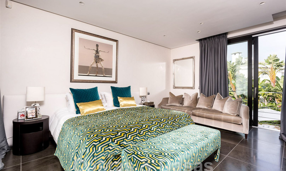 Espaciosa villa de lujo con un estilo arquitectónico moderno-mediterráneo en venta en la prestigiosa zona a lado de la playa de Los Monteros, Marbella Este 54610