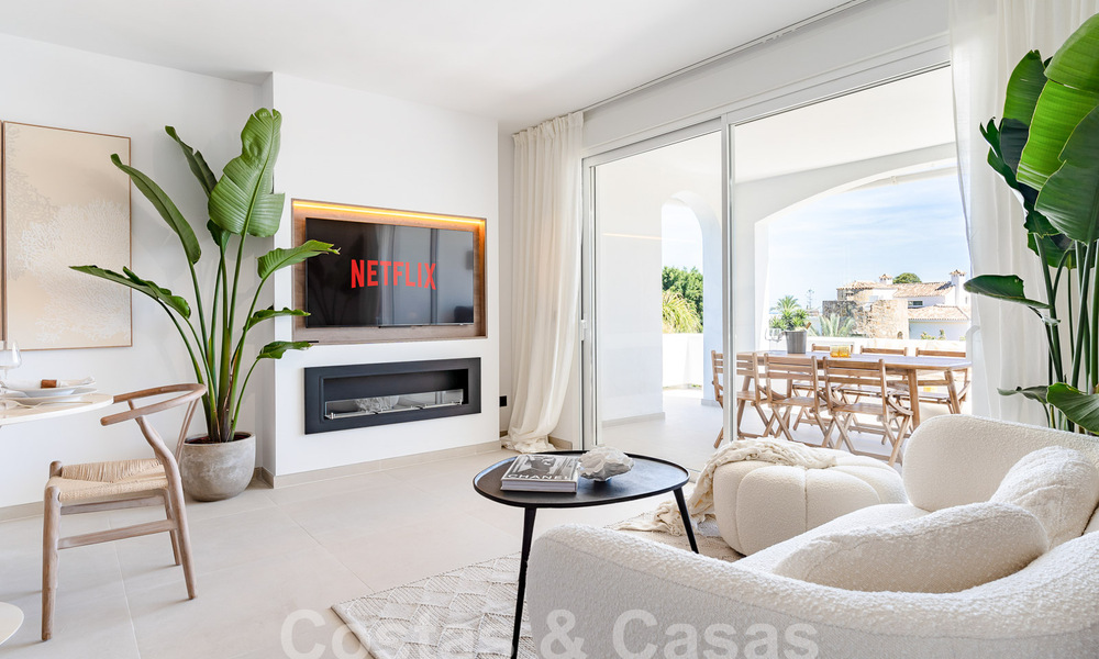 Encantador apartamento de lujo en venta con vistas panorámicas, a poca distancia de Puerto Banús en Nueva Andalucía, Marbella 54378