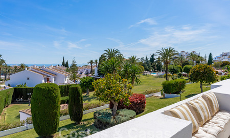 Encantador apartamento de lujo en venta con vistas panorámicas, a poca distancia de Puerto Banús en Nueva Andalucía, Marbella 54382