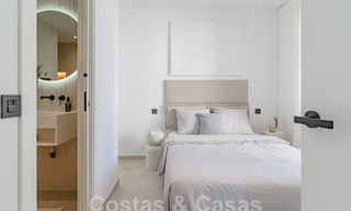 Encantador apartamento de lujo en venta con vistas panorámicas, a poca distancia de Puerto Banús en Nueva Andalucía, Marbella 54387 