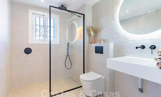 Encantador apartamento de lujo en venta con vistas panorámicas, a poca distancia de Puerto Banús en Nueva Andalucía, Marbella 54390 