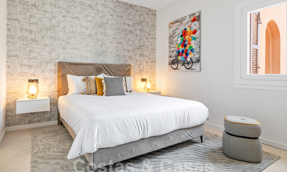 Lujoso ático dúplex con impresionantes vistas al mar en venta en el valle del golf de Nueva Andalucía, Marbella 54626