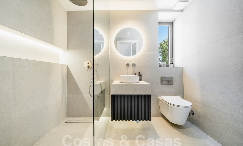 Villa mediterránea de lujo en venta con vistas a la montaña de La Concha, rodeada de los campos de golf del valle de Nueva Andalucía, Marbella 54862