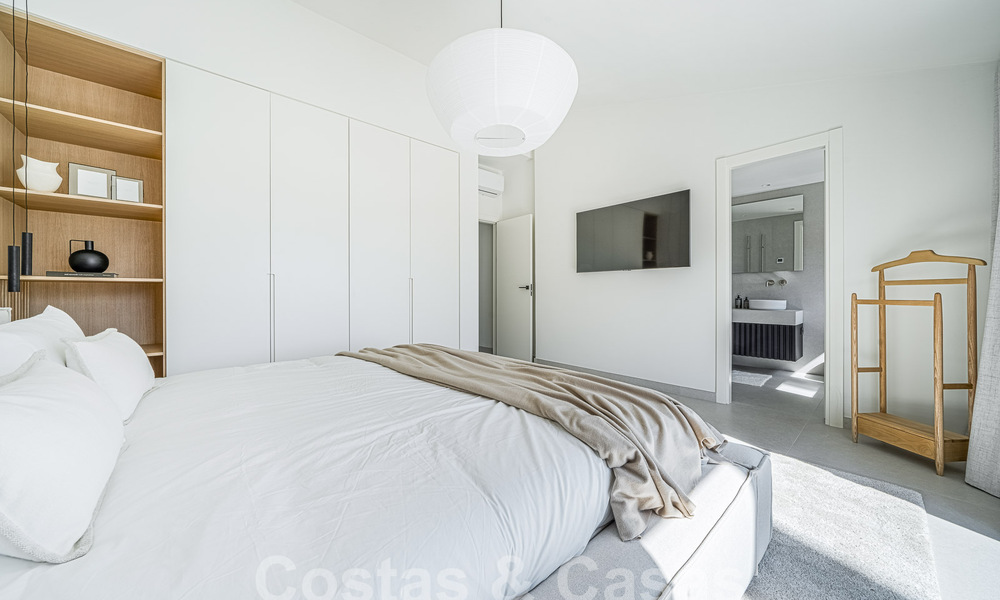 Villa mediterránea de lujo en venta con vistas a la montaña de La Concha, rodeada de los campos de golf del valle de Nueva Andalucía, Marbella 54870