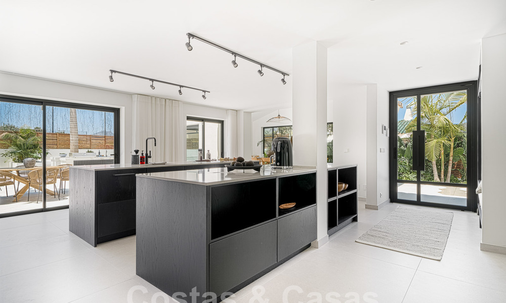 Villa mediterránea de lujo en venta con vistas a la montaña de La Concha, rodeada de los campos de golf del valle de Nueva Andalucía, Marbella 54876