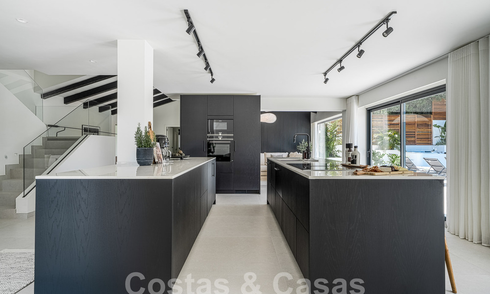 Villa mediterránea de lujo en venta con vistas a la montaña de La Concha, rodeada de los campos de golf del valle de Nueva Andalucía, Marbella 54877