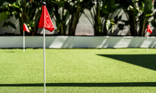 Villa mediterránea de lujo en venta con vistas a la montaña de La Concha, rodeada de los campos de golf del valle de Nueva Andalucía, Marbella 54887 