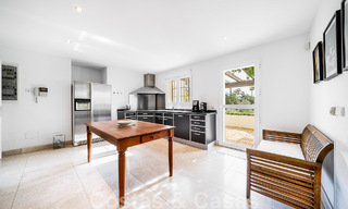 Villa de lujo en venta de estilo arquitectónico español en la prestigiosa urbanización cerrada de Cascada de Camojan, Marbella 54827 