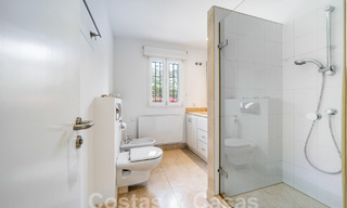 Villa de lujo en venta de estilo arquitectónico español en la prestigiosa urbanización cerrada de Cascada de Camojan, Marbella 54832 