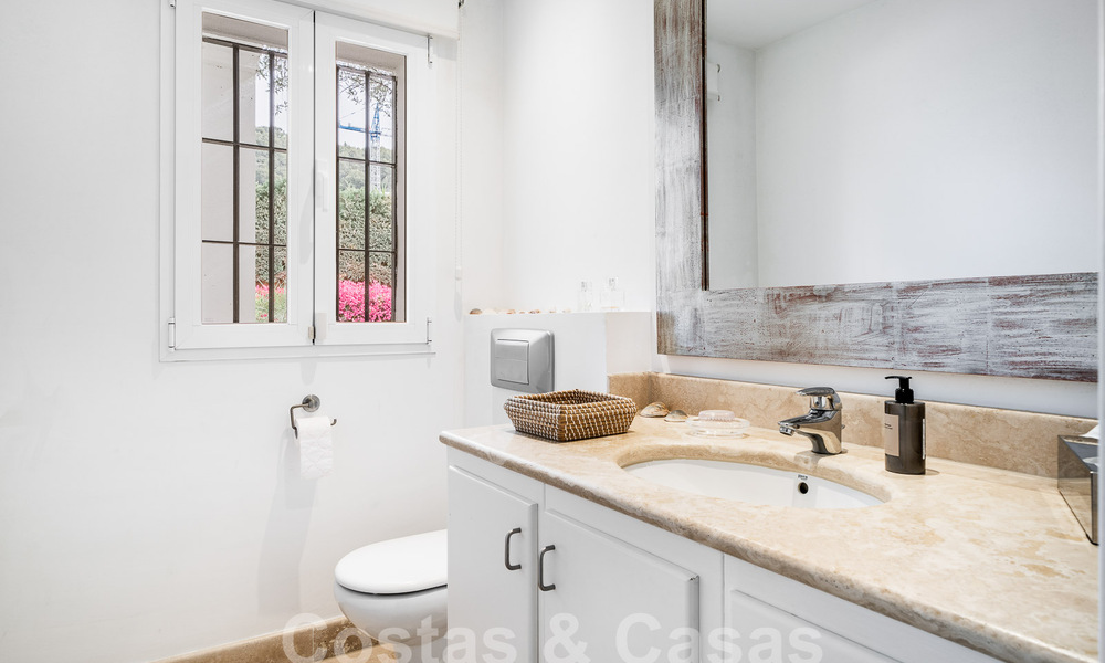 Villa de lujo en venta de estilo arquitectónico español en la prestigiosa urbanización cerrada de Cascada de Camojan, Marbella 54839