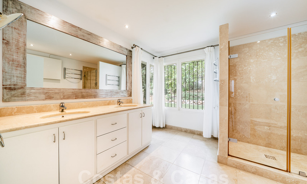 Villa de lujo en venta de estilo arquitectónico español en la prestigiosa urbanización cerrada de Cascada de Camojan, Marbella 54845