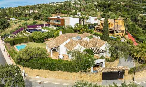 Villa de lujo en venta de estilo arquitectónico español en la prestigiosa urbanización cerrada de Cascada de Camojan, Marbella 54855
