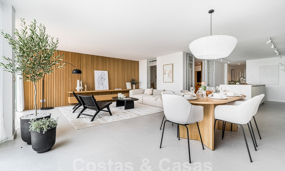 Lujoso apartamento en venta con acogedora terraza, piscina privada y vistas al mar en Nueva Andalucia, Marbella 54947